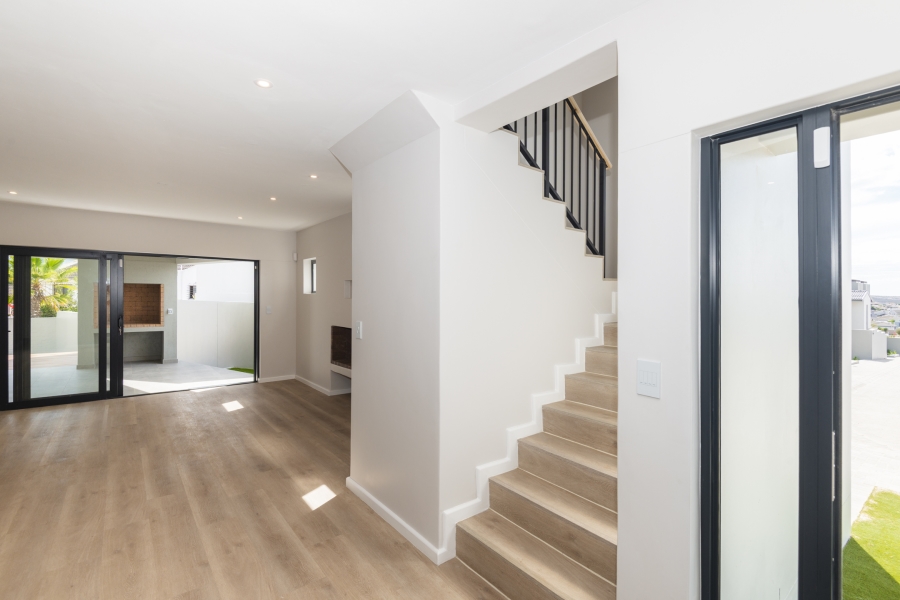 3 Bedroom Property for Sale in Country Club Western Cape